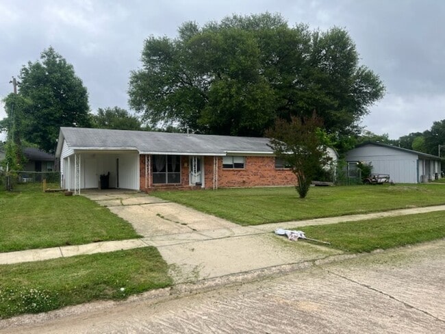 Photo - 3 bed, 1.5 bath!