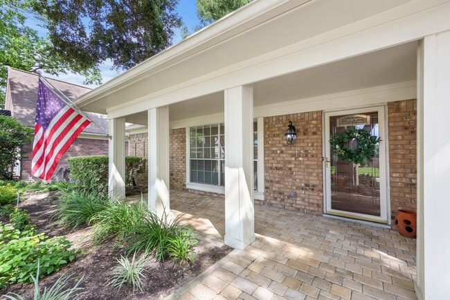 Photo - 8910 Driftstone Dr
