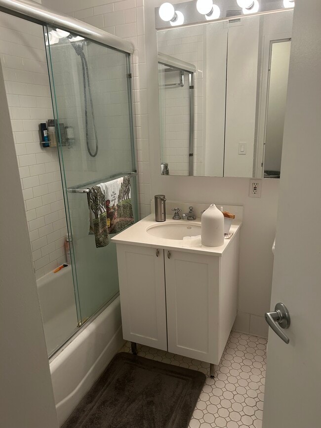 Photo - 53 Nassau St Unit 4