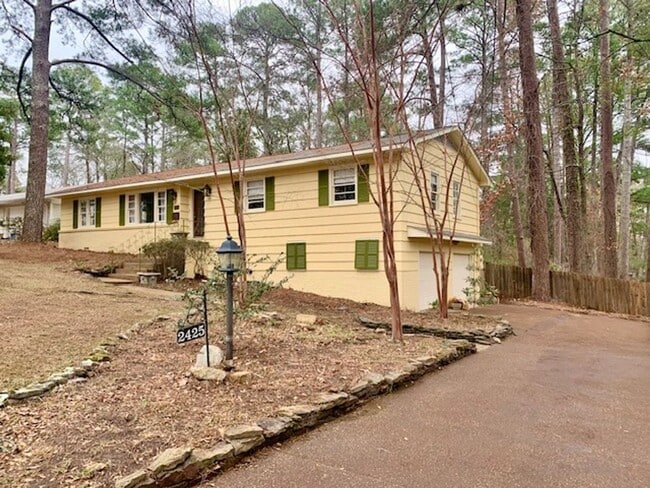 Building Photo - Newly Renovated Home For Rent