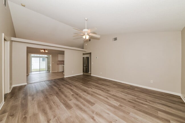 Photo - 4637 72nd Ct E