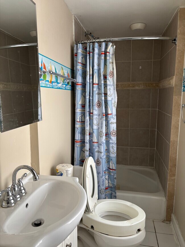 Photo - 556 Hartmann Ln