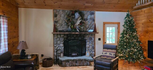 Photo - 9 Hemlock Dr