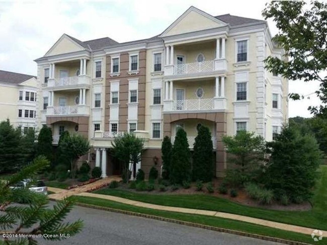 Building Photo - 1021 Oval Rd Rental