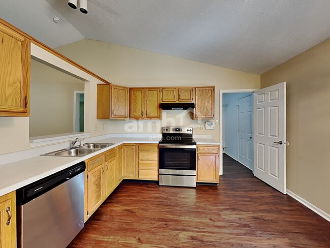Photo - 113 E Carolina St