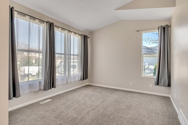 Photo - 8847 Mountain Vista Dr