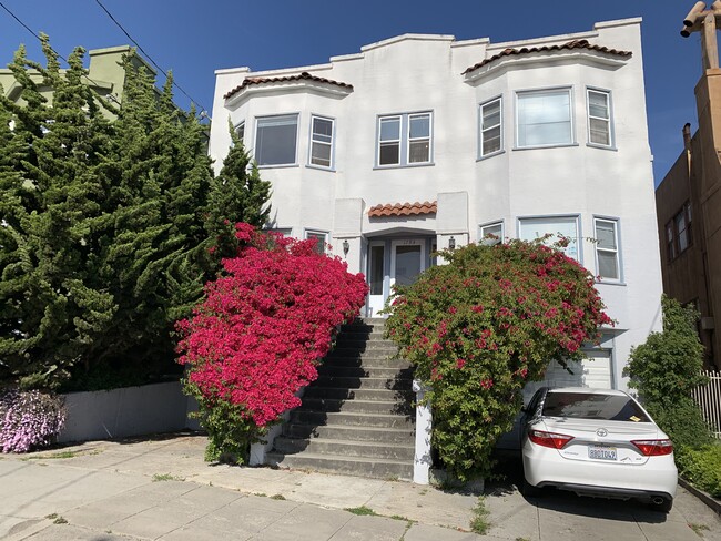 Building Photo - Oxford Unit 2