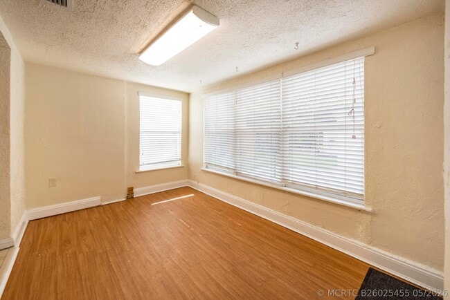 Photo - 412 SE 17th St