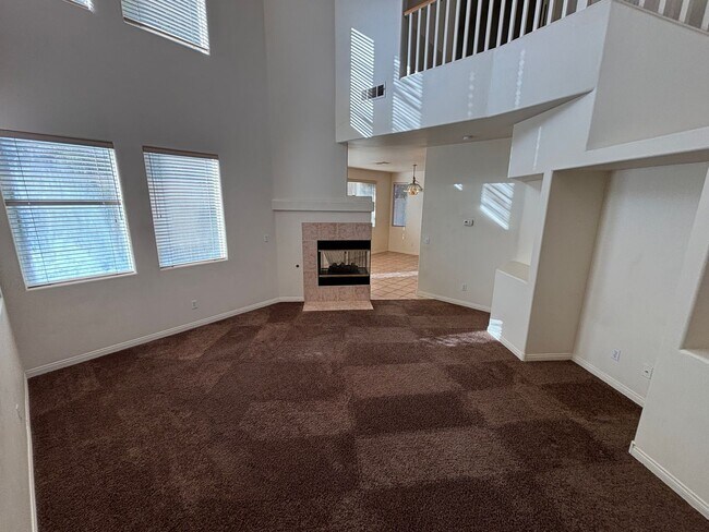 Photo - Gorgeous 3BED / 2.5 BATH home located in the gated community of Peccole Ranch!