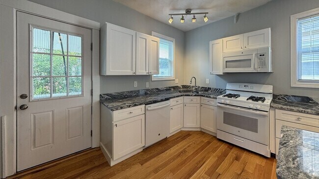 Building Photo - 30 Partridge Ave Unit 2 Rental