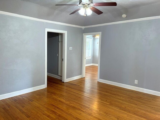 Photo - 531 NW 48th St