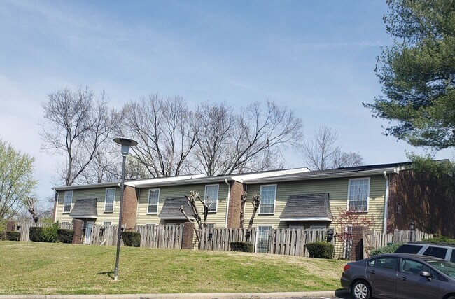 Building Photo - Spacious 1 Bedroom, 1.5 Bath Townhouse – Minutes from Nashville Unit 214B