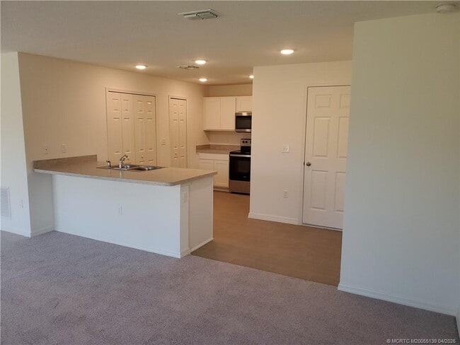 Photo - 611 SW McComb Ave