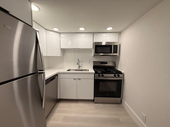 Photo - Deerfield East