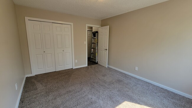 Photo - 8111-8196 96 St