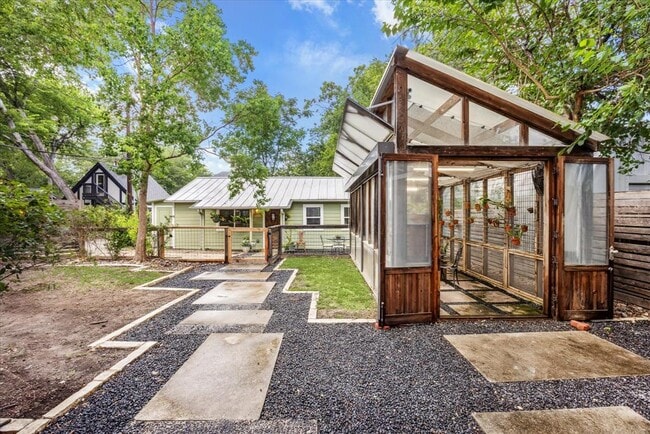 Photo - 1106 Fairmount Ave