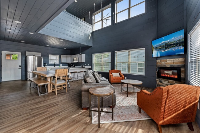 Photo - 528 Warbonnet Wy Unit ID1022144P