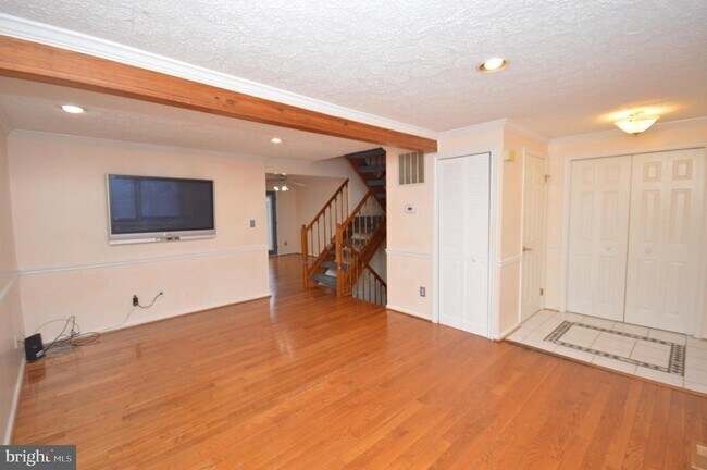 Photo - 201 Ridgecrest Ct