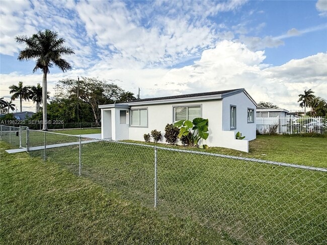 Building Photo - 1401 NW 8th Ave