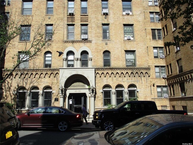 Photo - 43-30-43-46 46th St Unidad 4 D