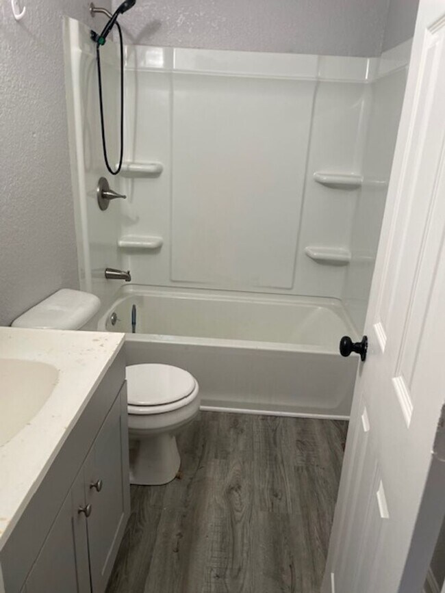 Photo - Updated 2-bedroom, 1-bathroom rental home located on Mossman Ave.