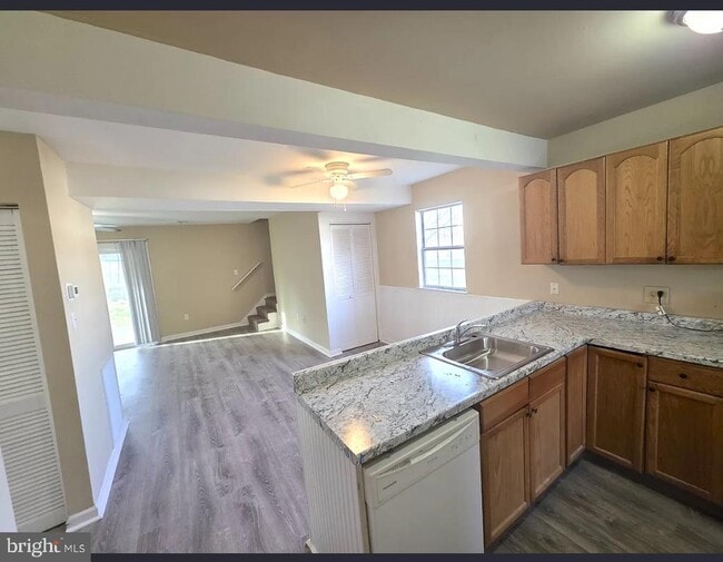 Photo - 525 Blackbird Dr