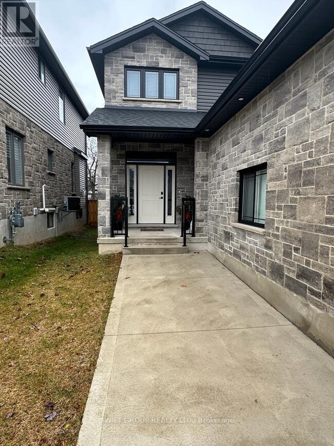 Photo - 1312 14th Ave E