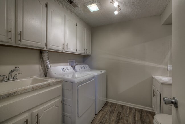Photo - Convenient location! Side Split in Western Omaha.