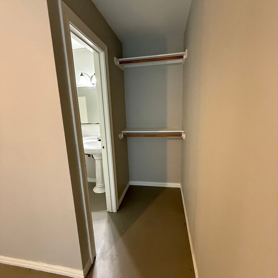 Photo - $500 Off 1st Full Month!* All Utilities In... Apartment Unit 137