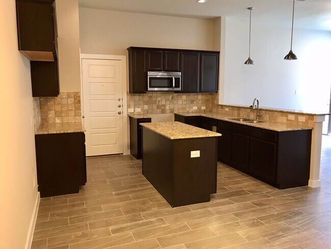 Photo - LUXURY DUPLEX LOCATED IN MIDLOTHIAN, TEXAS!