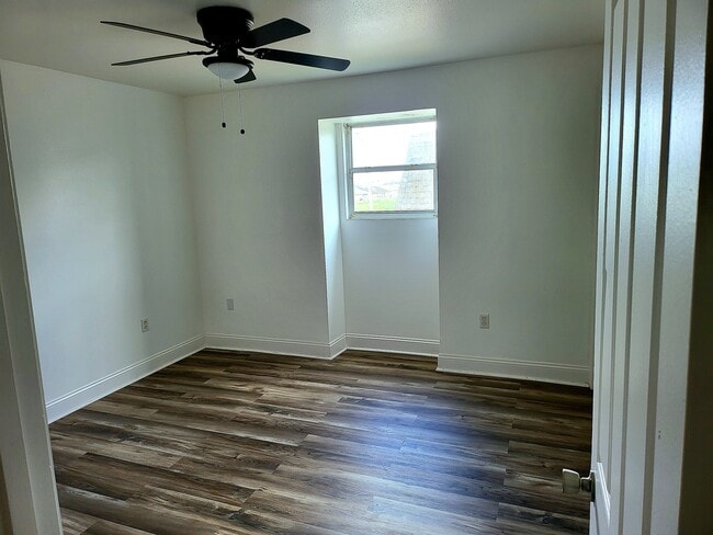 Photo - 3517 Golden Dr