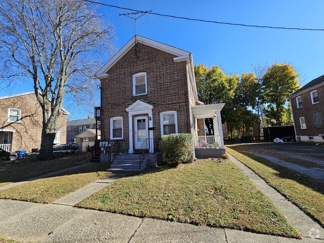 Building Photo - 36-40-40 Carver St Unit 2 Rental