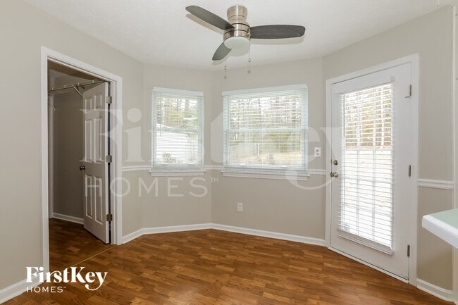 Photo - 205 Lakefront Dr