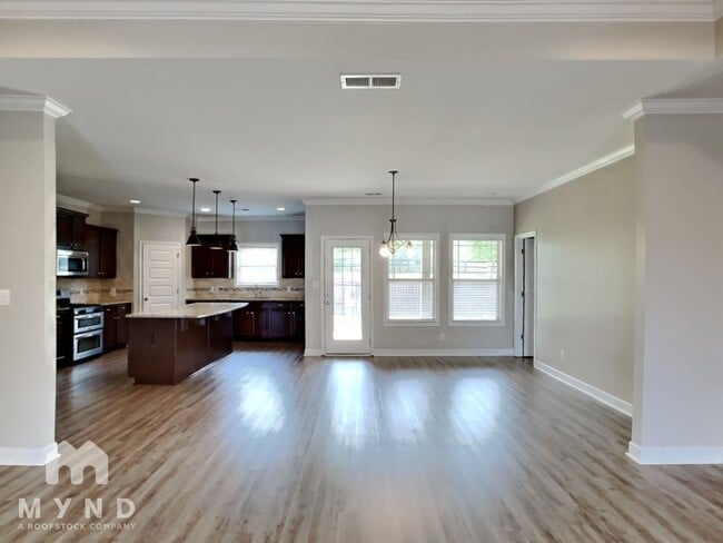 Photo - 214 Balota St