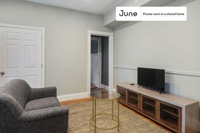 Photo - Room in Shared 7 bed/2.5 bath home Unidad F