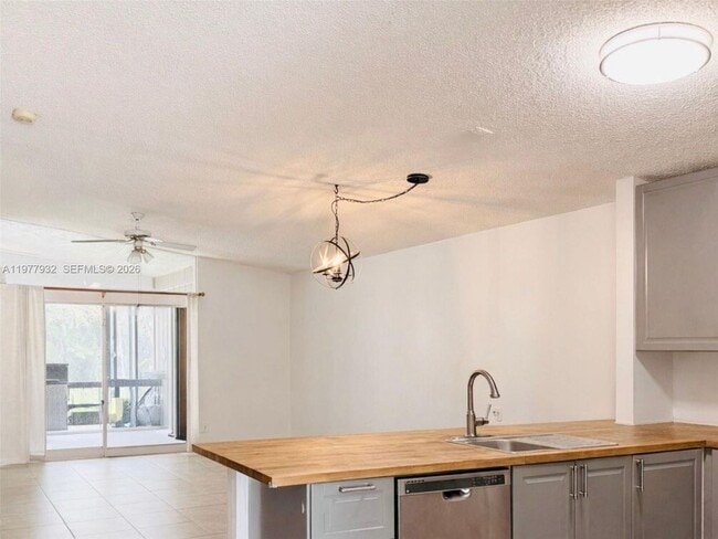 Photo - 614 Woodgate Cir