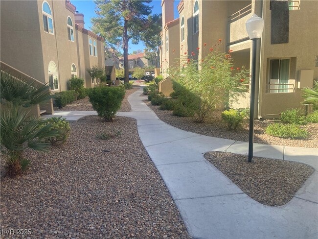 Photo - 3145 E Flamingo Rd Unidad 1083