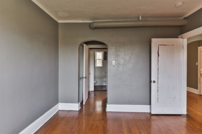 Photo - 3860 Bamberger Ave
