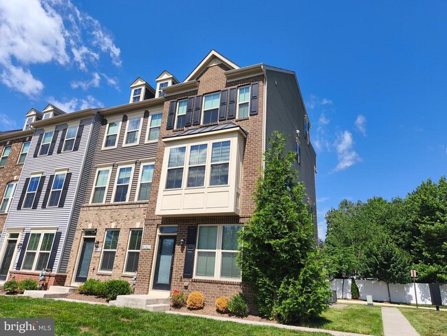 Photo - 43821 Stubble Cor Sq Townhome