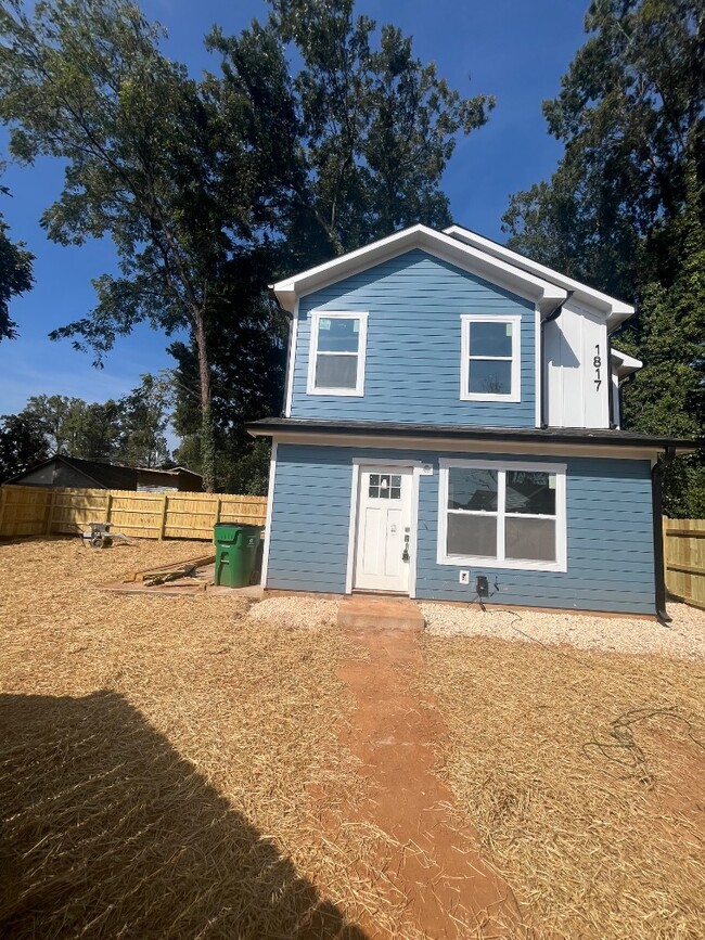 Building Photo - 1817 Newcastle St