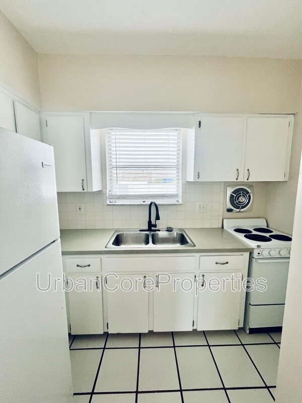 Photo - 321 24th Ave N Unit #11