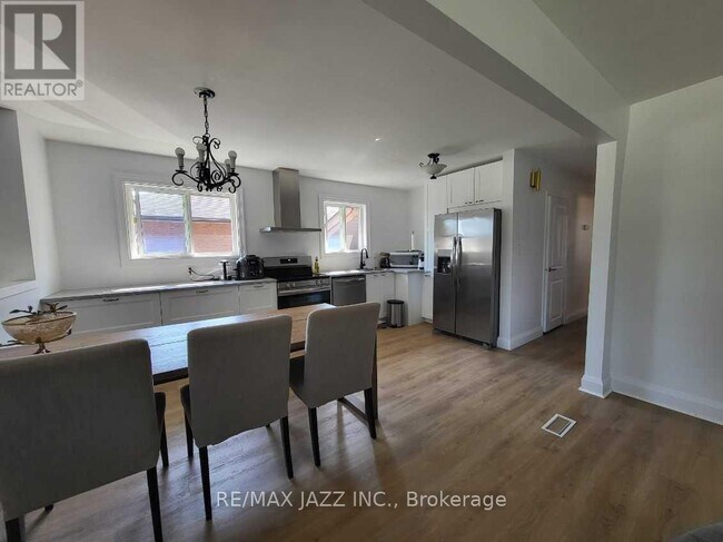 Photo - 382 Elmridge St