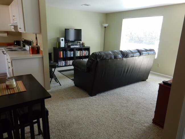 Photo - 2817 Undine St