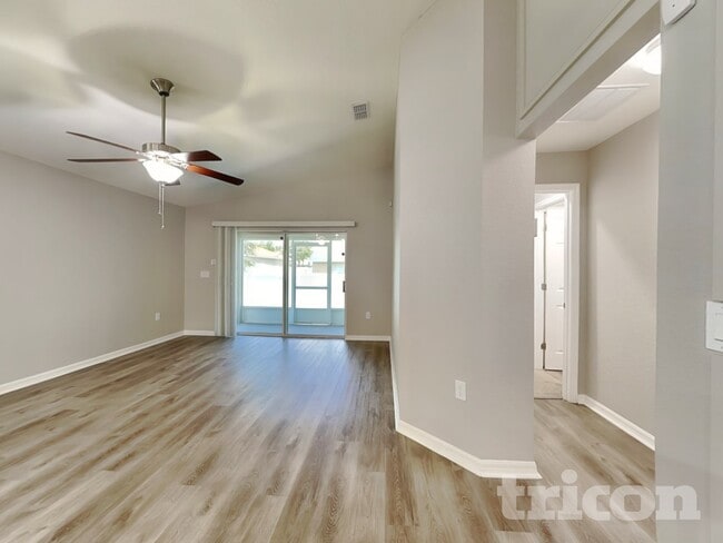 Photo - 921 Kingfisher Dr