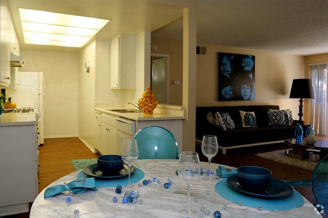 Photo - Sage Courtyard