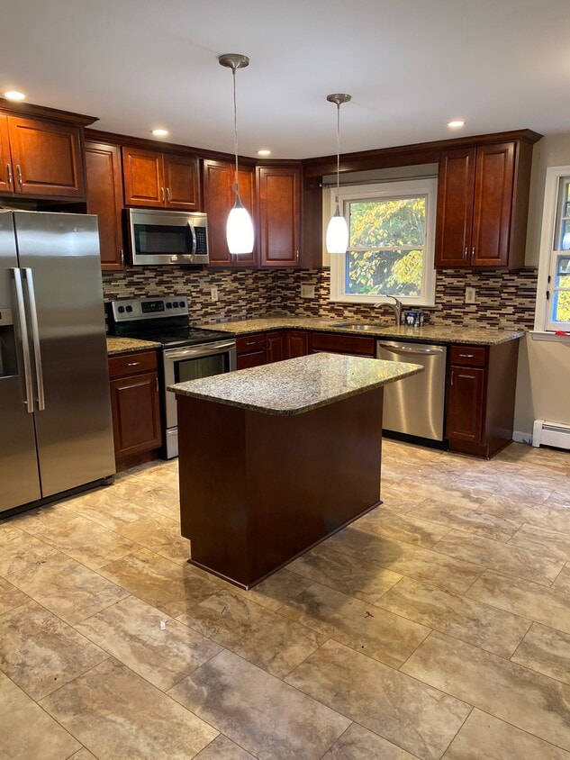 Photo - 270 New Britain Ave (Unionville, CT)