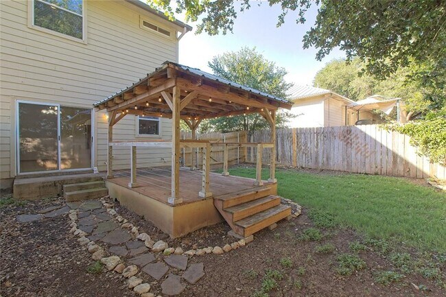 Photo - 2903 Whisper Oaks Ln