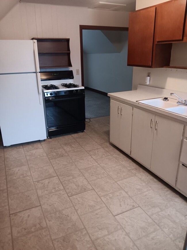 Building Photo - 908 S 6th Ave Unit 1/2