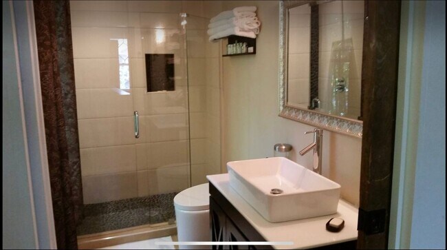 Photo - 462 Greenwood Ave NE