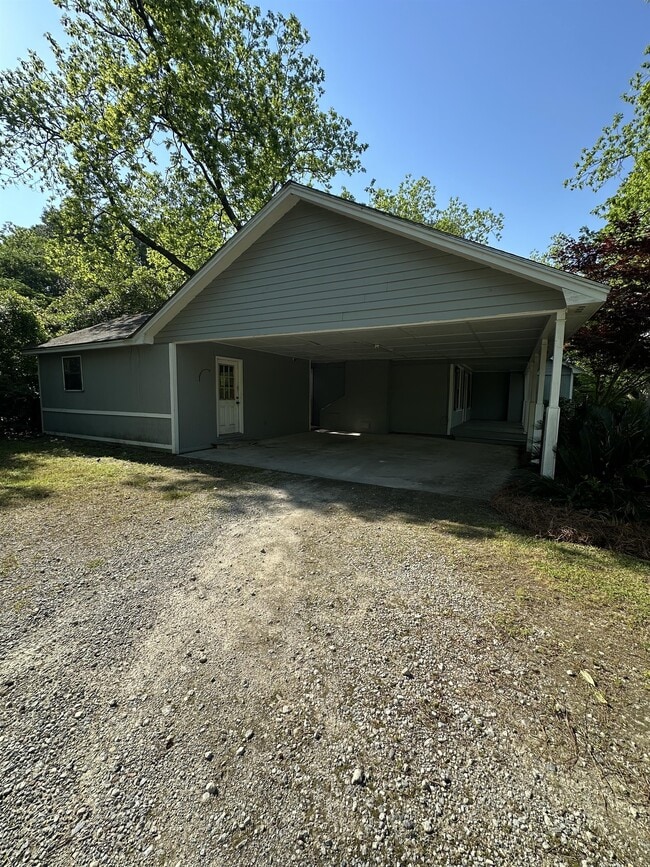 Photo - 2409 Thornhill Rd